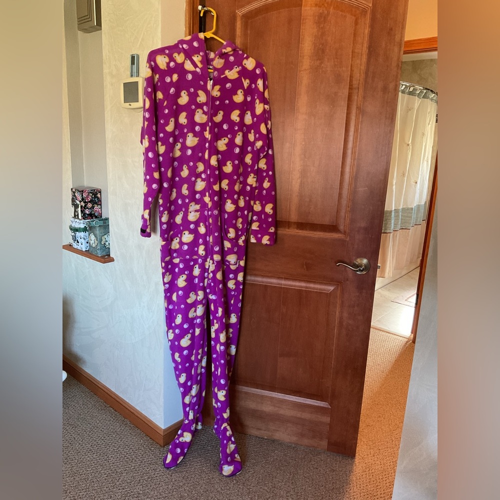 Women’s JumpinJammerz Purple Ducks Adult Footed Onesie Pajamas, Size Medium